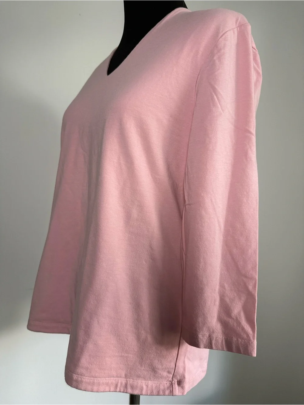 Norm Thompson Pink V Neck Top Medium 3/4 Sleeve Stretch Casual - Picture 2 of 6